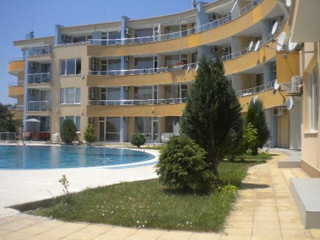 Апартамент С Две Спални В Комплекс Лъки 2 Свети Влас Sveti Vlas Exterior foto